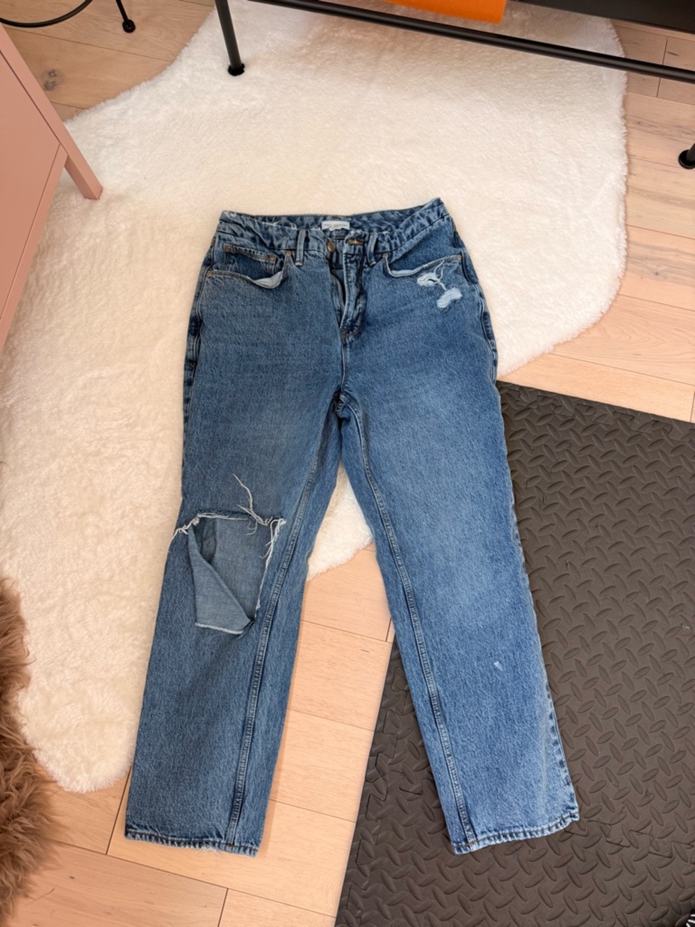 Good American Distressed Boyfriend Jeans in Medium Blue